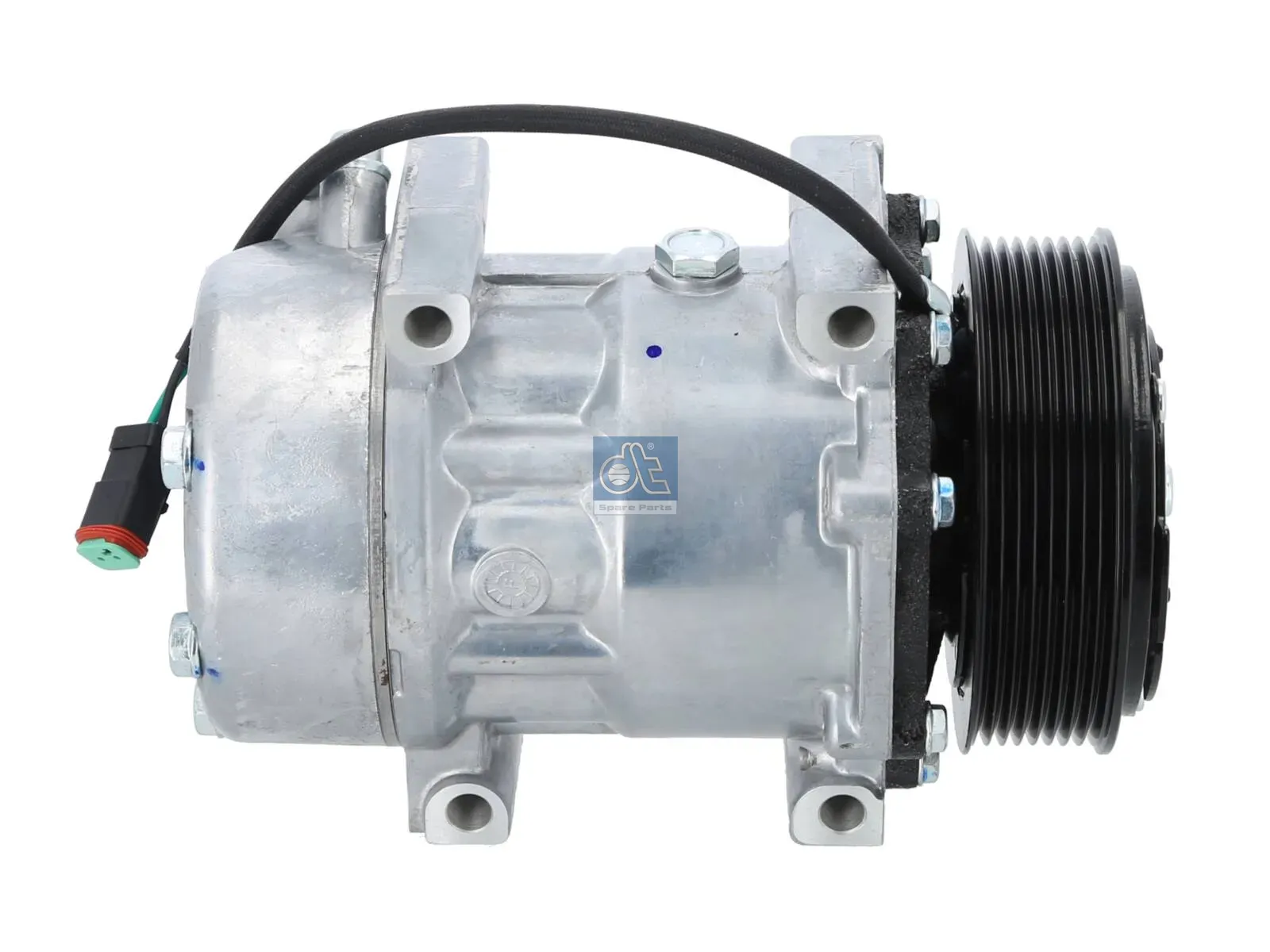 Compressor, air conditioning, oil filled